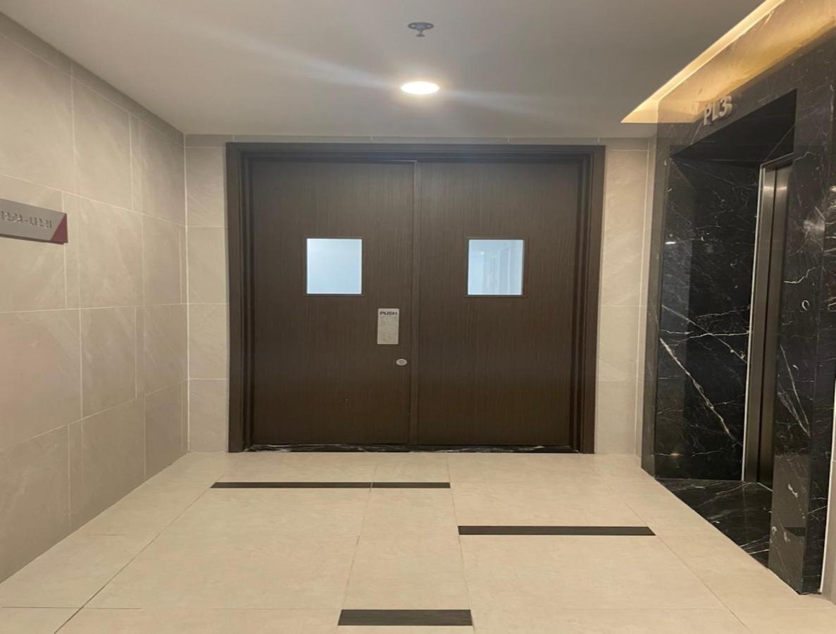 Compass One Building - Luxury Apartments Ap Phu Tho Kültér fotó