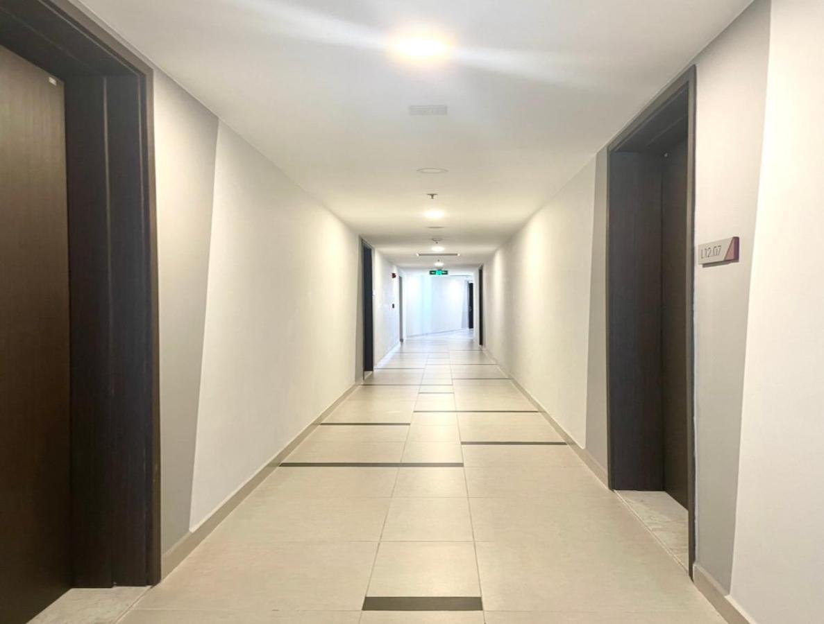 Compass One Building - Luxury Apartments Ap Phu Tho Kültér fotó
